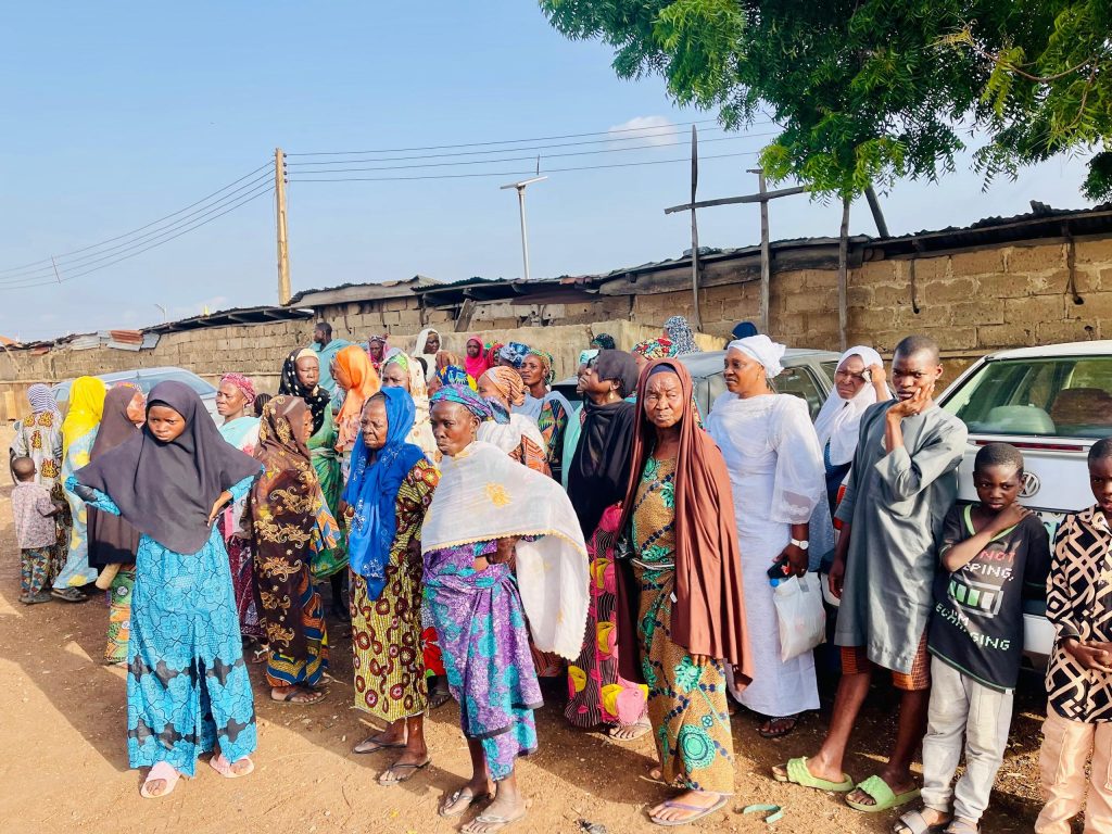 Ayinde’s Foodbank and Open Kitchen